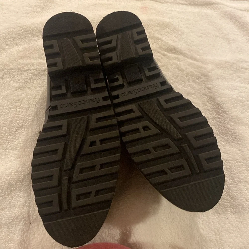 Franco Sarto Black Patent Loafers with Tassels - Picture 9 of 9